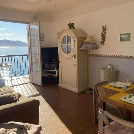Apartment Pieds Dans L'eau Avec Terrasse Et Superbe Vue Mer, Tiuccia - Fr-1-61-477